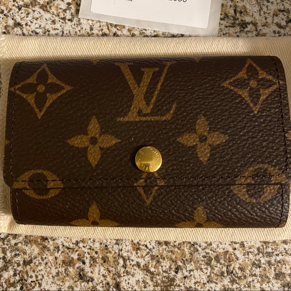 Louis Vuitton 6 Ring Key Holder